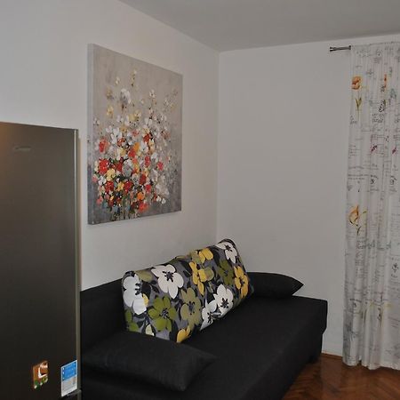 Apartment On The Square Makarska Exterior photo