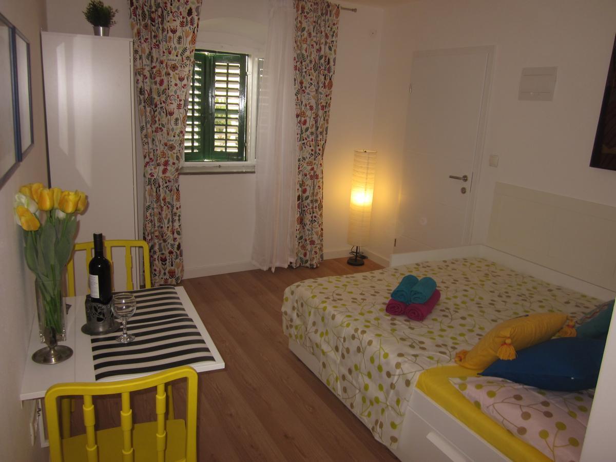 Apartment On The Square Makarska Exterior photo