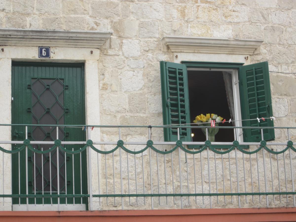 Apartment On The Square Makarska Exterior photo