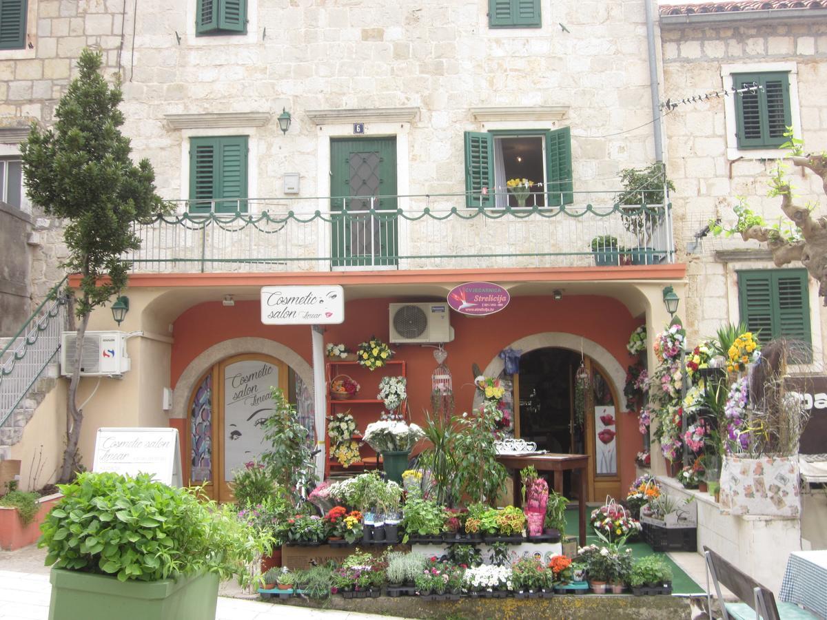 Apartment On The Square Makarska Exterior photo
