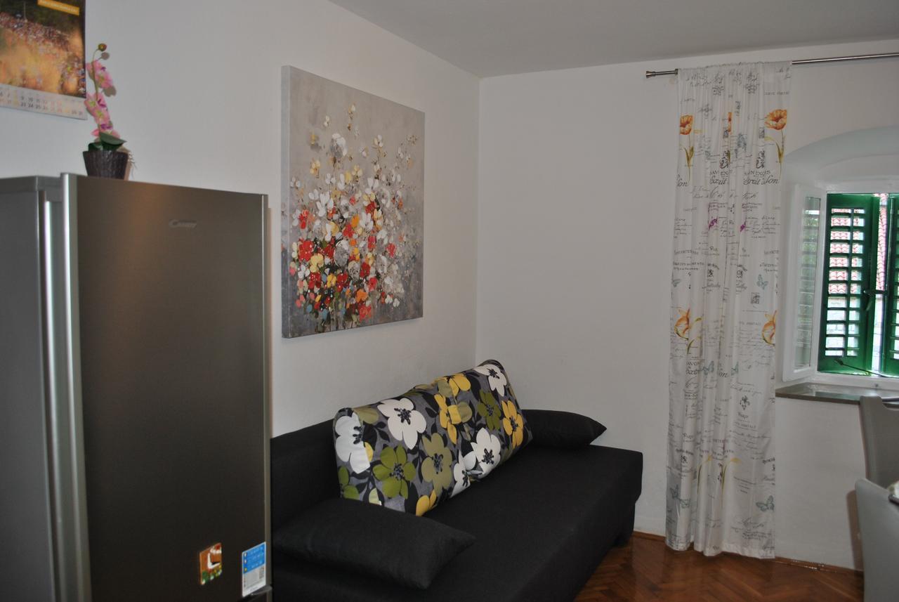 Apartment On The Square Makarska Exterior photo