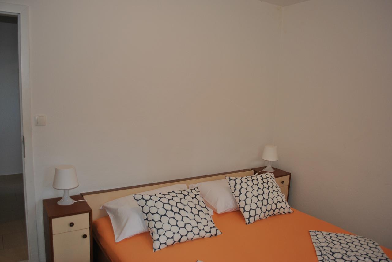Apartment On The Square Makarska Exterior photo