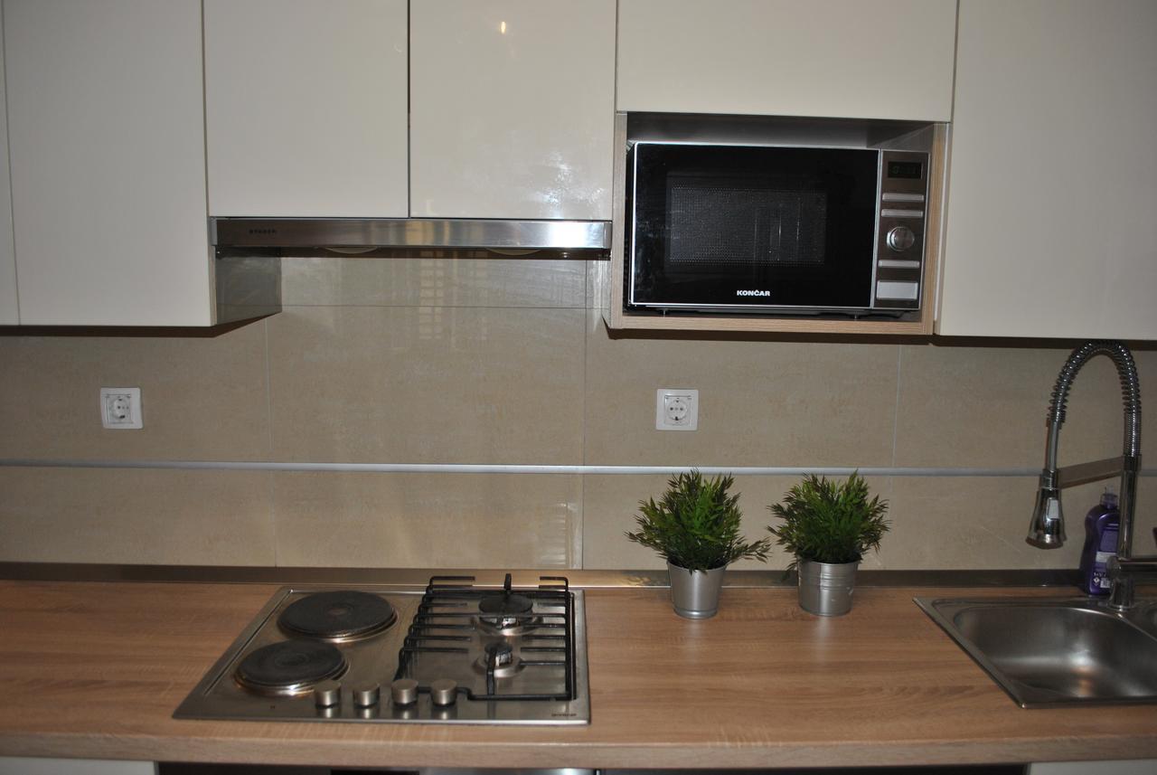 Apartment On The Square Makarska Exterior photo