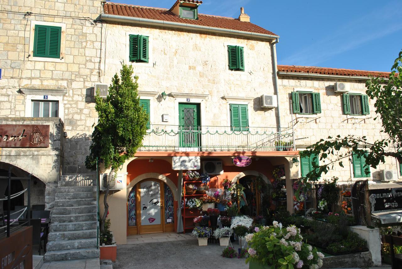 Apartment On The Square Makarska Exterior photo