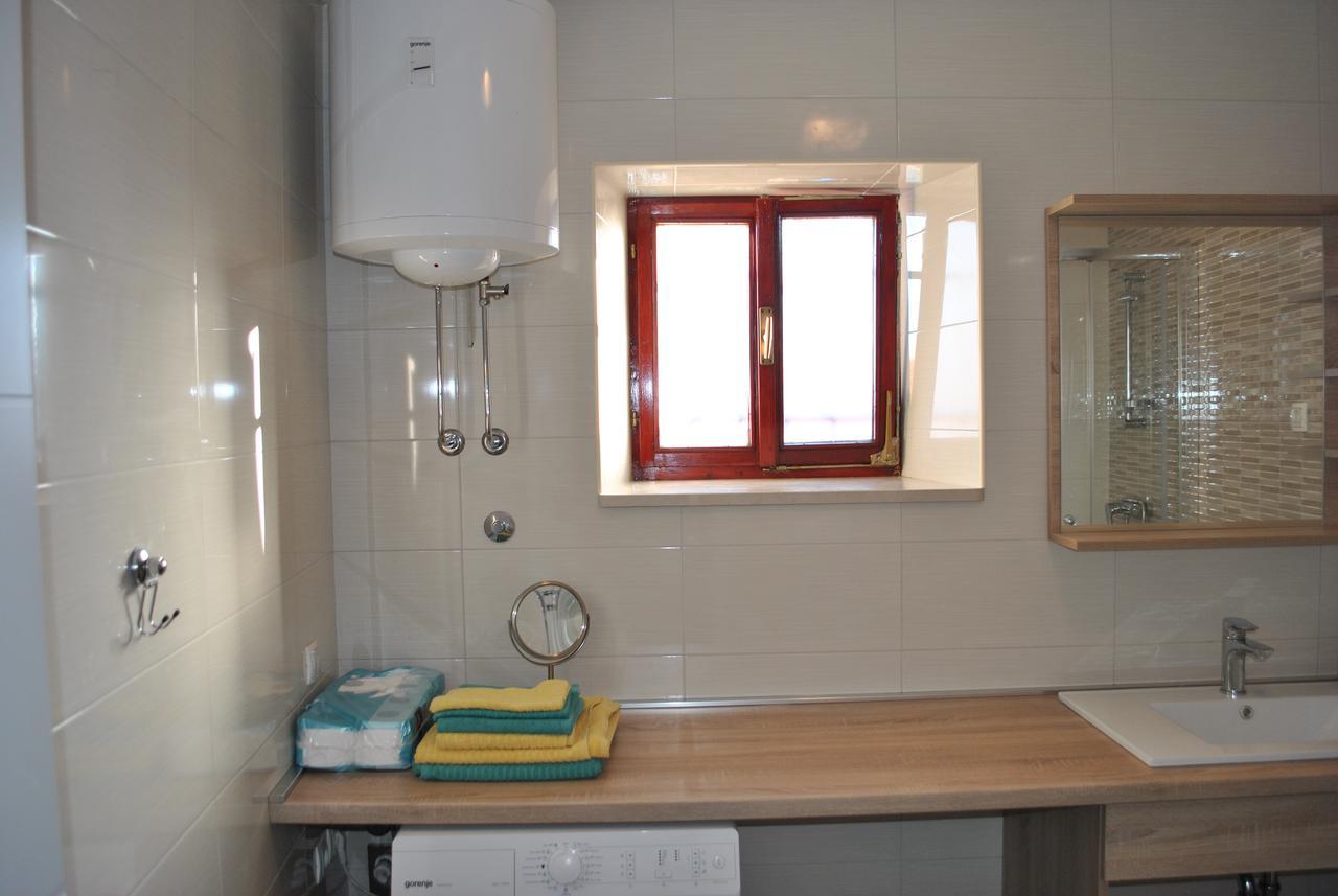 Apartment On The Square Makarska Exterior photo