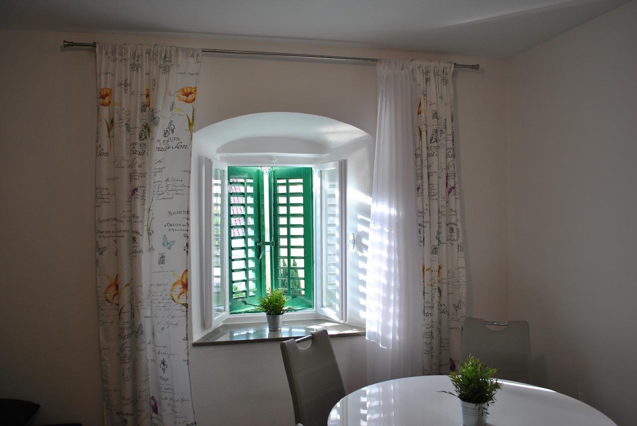 Apartment On The Square Makarska Exterior photo