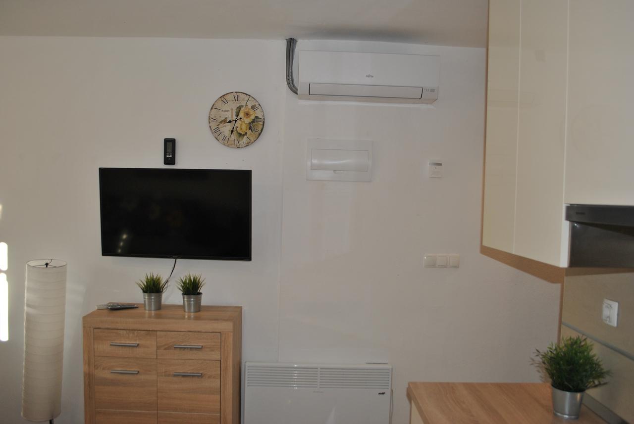 Apartment On The Square Makarska Exterior photo