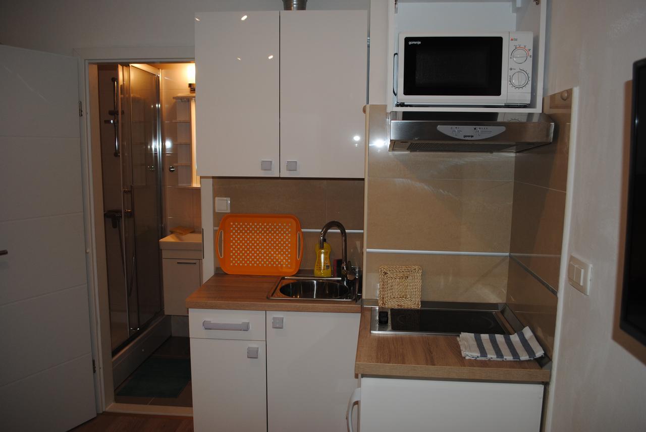 Apartment On The Square Makarska Exterior photo