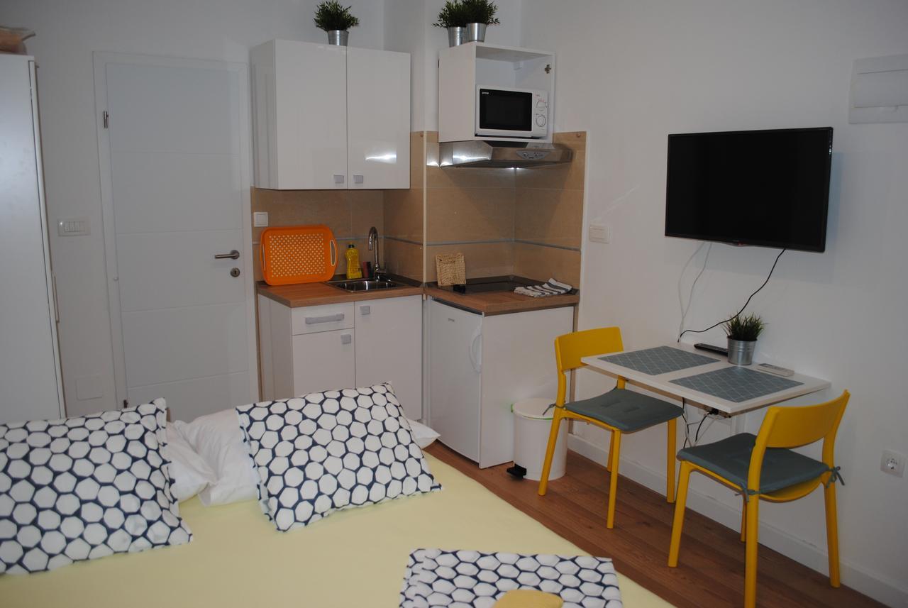 Apartment On The Square Makarska Exterior photo