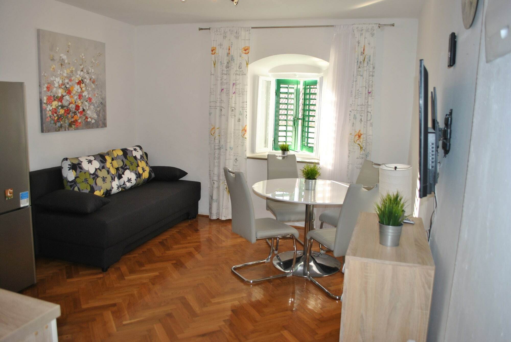 Apartment On The Square Makarska Exterior photo